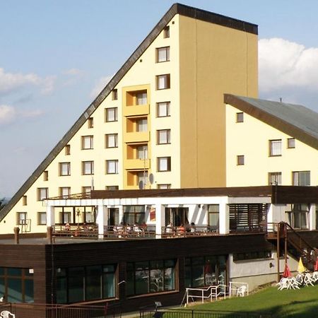Horsky Hotel Jelenovska S Bazenem V Cene Valasske Klobouky Luaran gambar