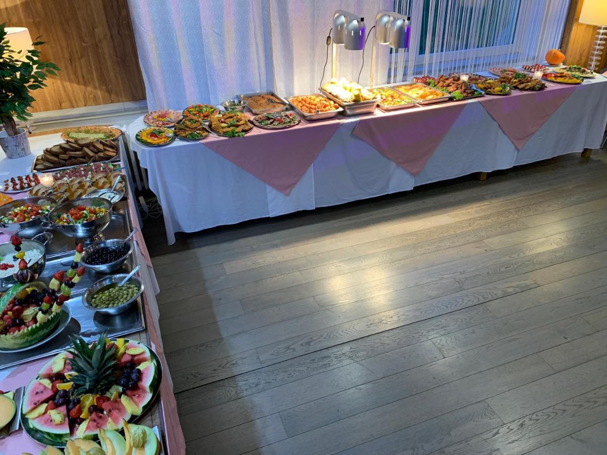 Horsky Hotel Jelenovska S Bazenem V Cene Valasske Klobouky Luaran gambar