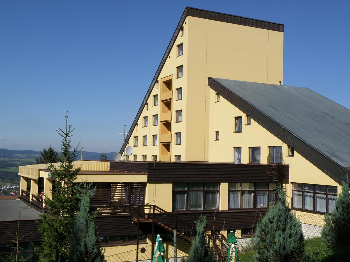 Horsky Hotel Jelenovska S Bazenem V Cene Valasske Klobouky Luaran gambar