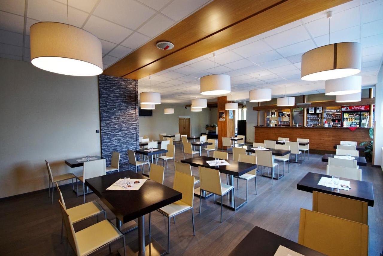 Horsky Hotel Jelenovska S Bazenem V Cene Valasske Klobouky Luaran gambar