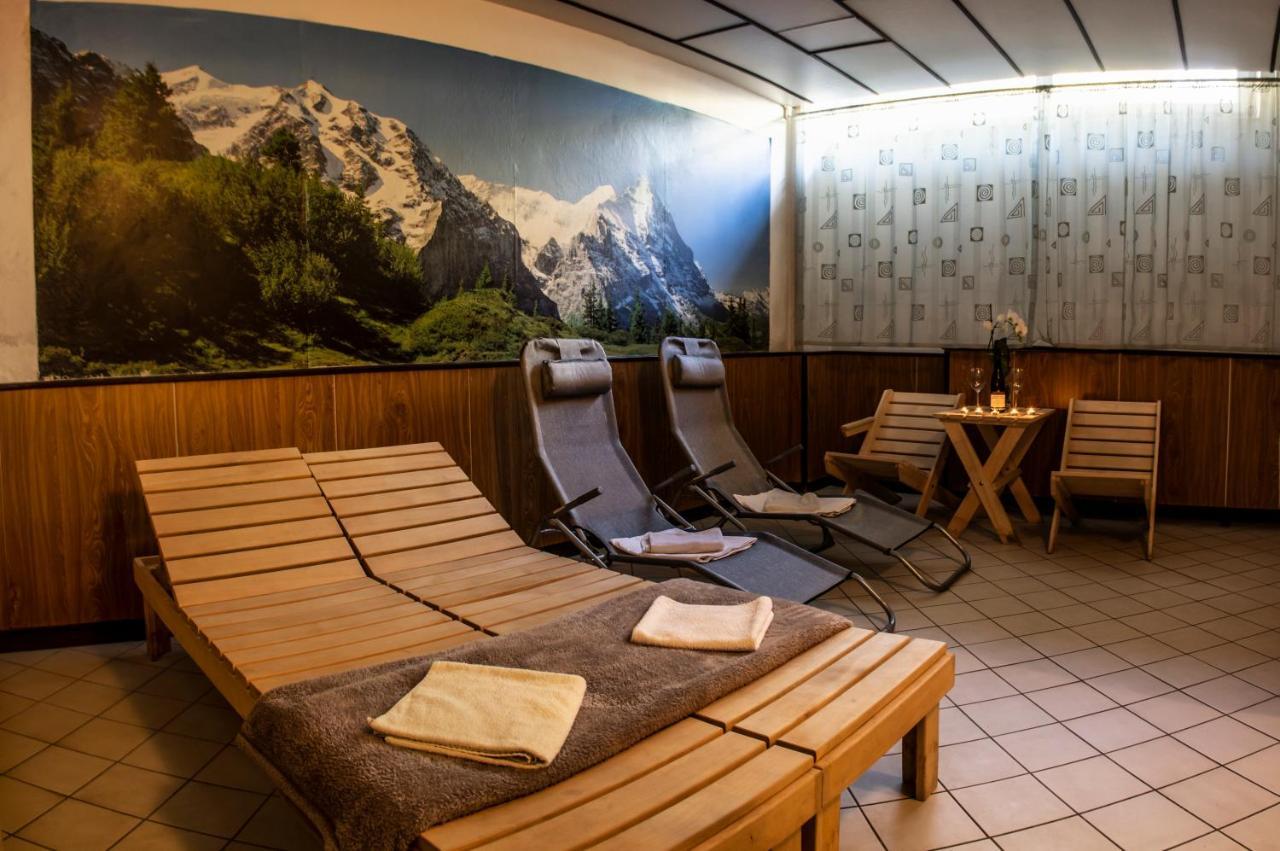 Horsky Hotel Jelenovska S Bazenem V Cene Valasske Klobouky Luaran gambar