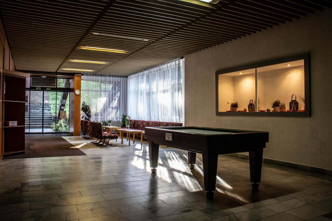 Horsky Hotel Jelenovska S Bazenem V Cene Valasske Klobouky Luaran gambar